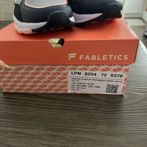 Fabletics Sneakers - Picture 6 of 8